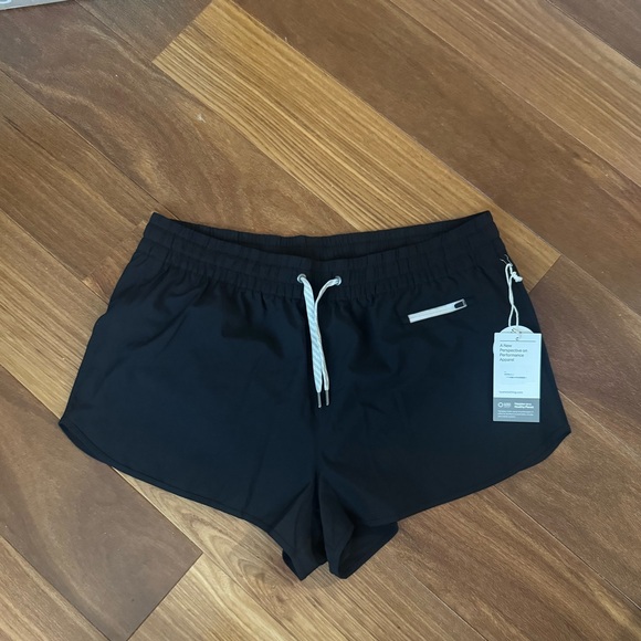 Vuori Pants - NWT Vuori clementine shorts